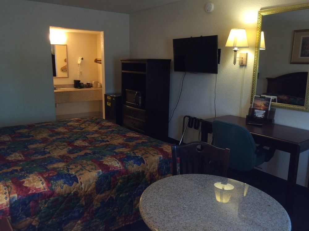 Executive Garden Titusville Hotel Exterior photo