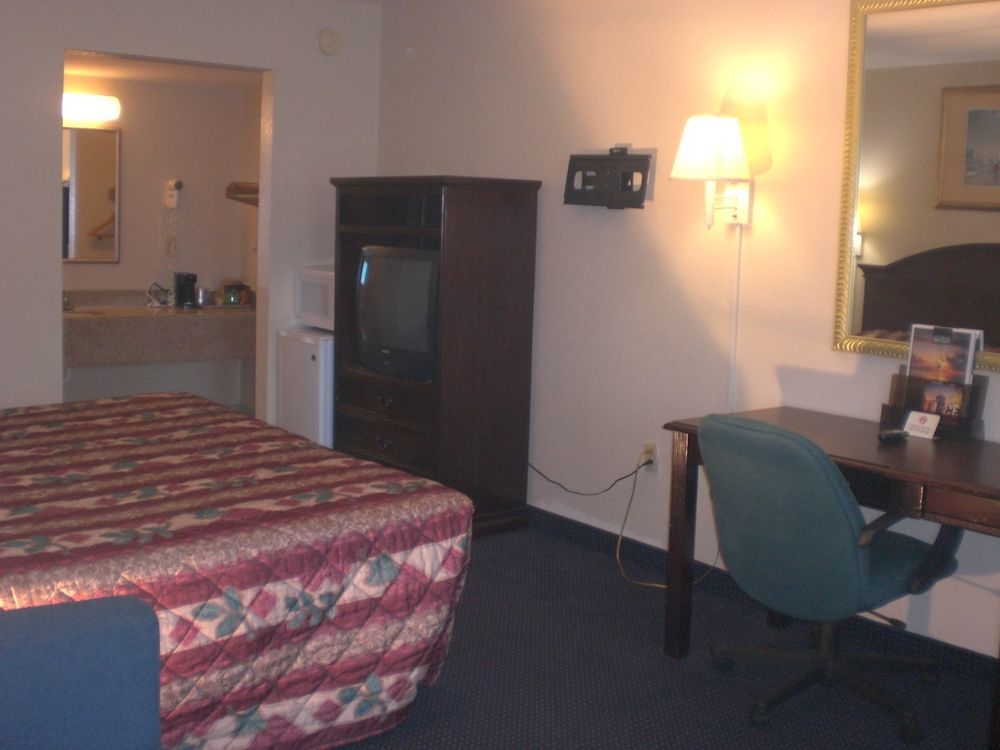 Executive Garden Titusville Hotel Exterior photo