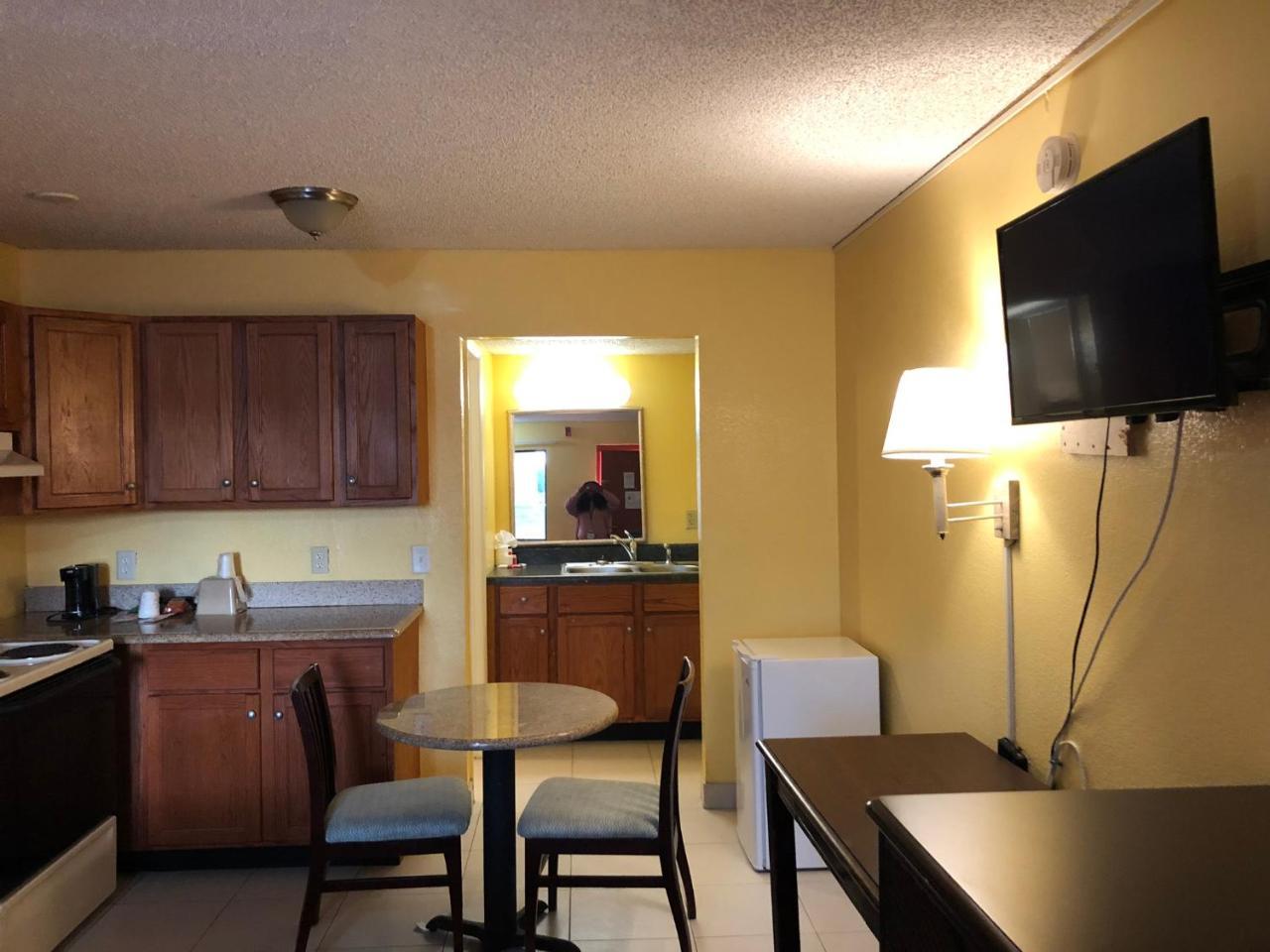 Executive Garden Titusville Hotel Exterior photo