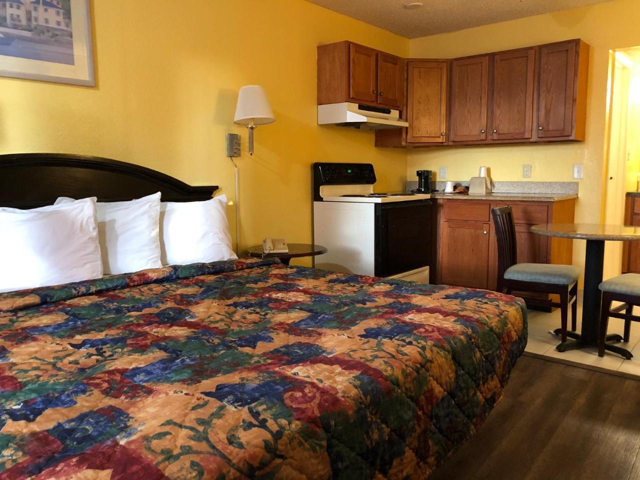 Executive Garden Titusville Hotel Exterior photo
